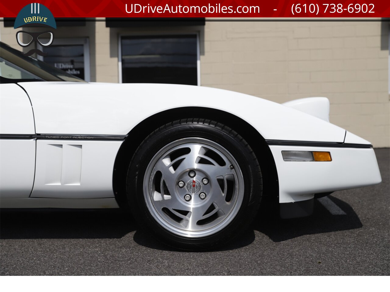 1990 Chevrolet Corvette 3k MIles 1 Owner White over Red Sport Seats   - Photo 15 - West Chester, PA 19382