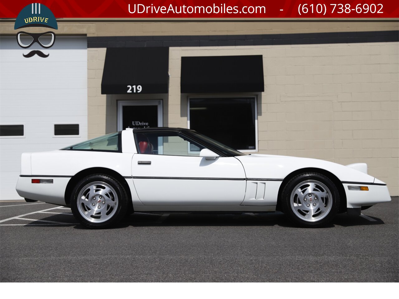 1990 Chevrolet Corvette 3k MIles 1 Owner White over Red Sport Seats   - Photo 16 - West Chester, PA 19382