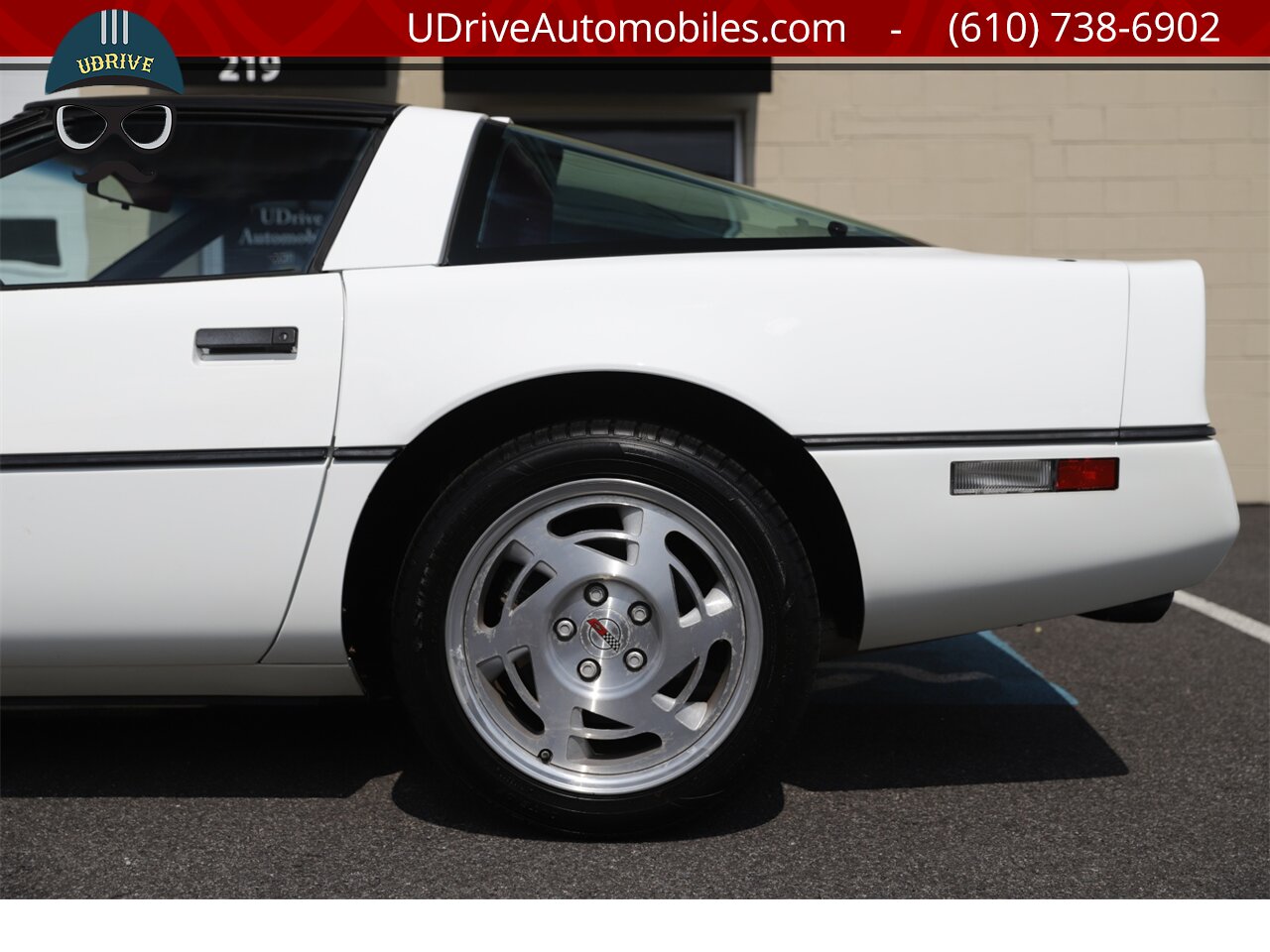 1990 Chevrolet Corvette 3k MIles 1 Owner White over Red Sport Seats   - Photo 23 - West Chester, PA 19382