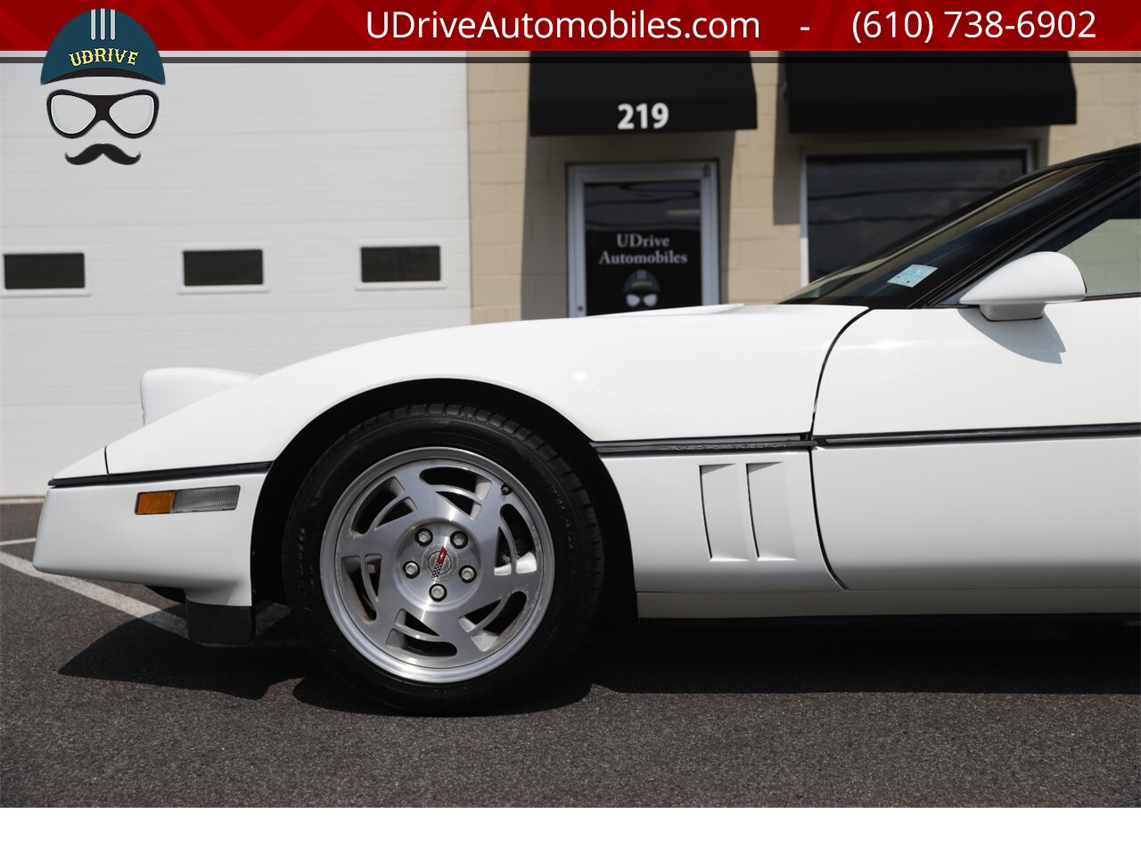 1990 Chevrolet Corvette 3k MIles 1 Owner White over Red Sport Seats   - Photo 8 - West Chester, PA 19382