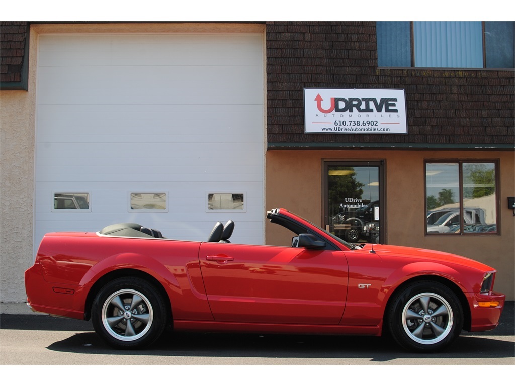2005 Ford Mustang GT Deluxe   - Photo 8 - West Chester, PA 19382