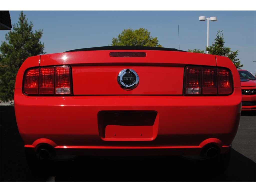 2005 Ford Mustang GT Deluxe   - Photo 11 - West Chester, PA 19382