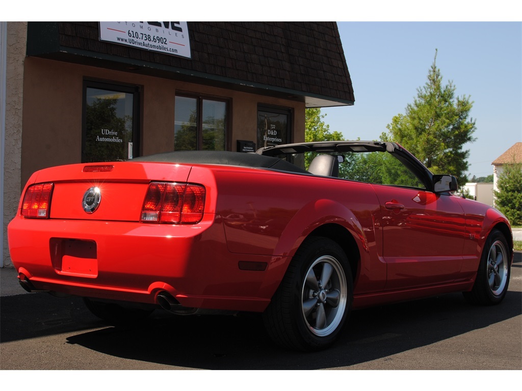 2005 Ford Mustang GT Deluxe   - Photo 10 - West Chester, PA 19382