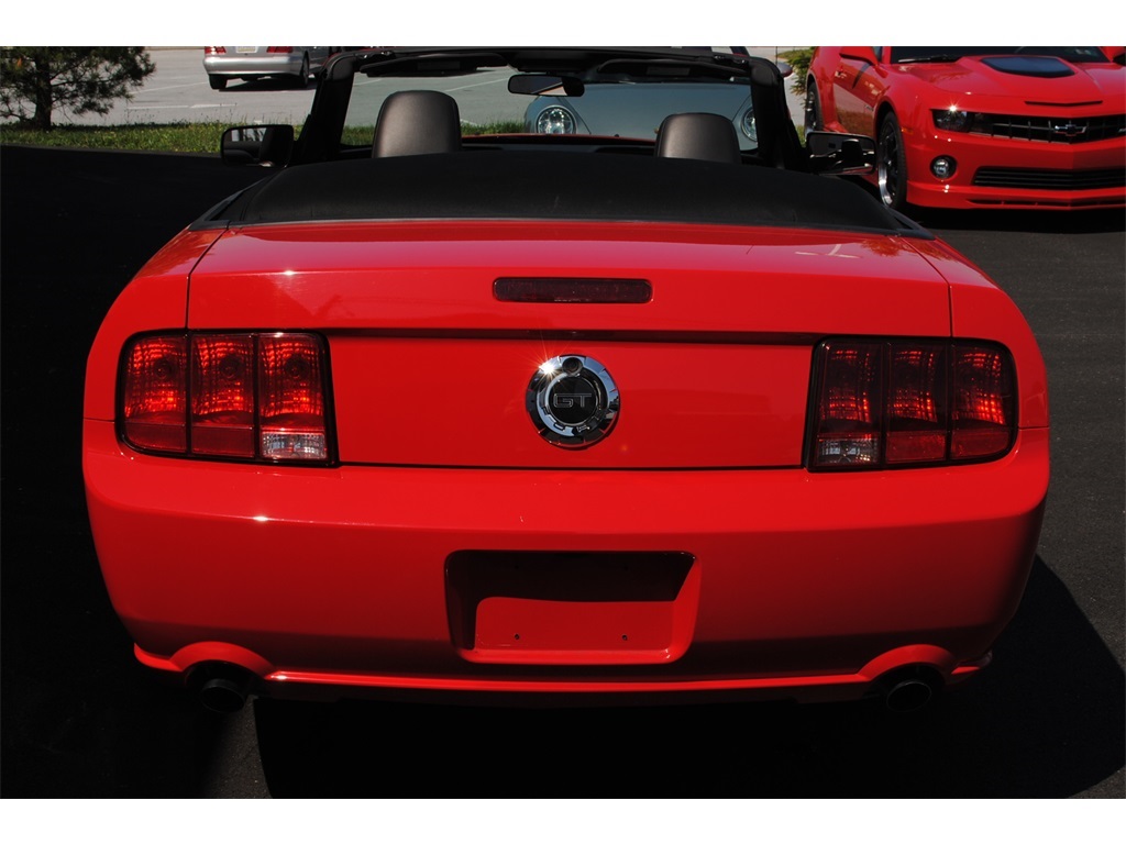 2005 Ford Mustang GT Deluxe   - Photo 12 - West Chester, PA 19382
