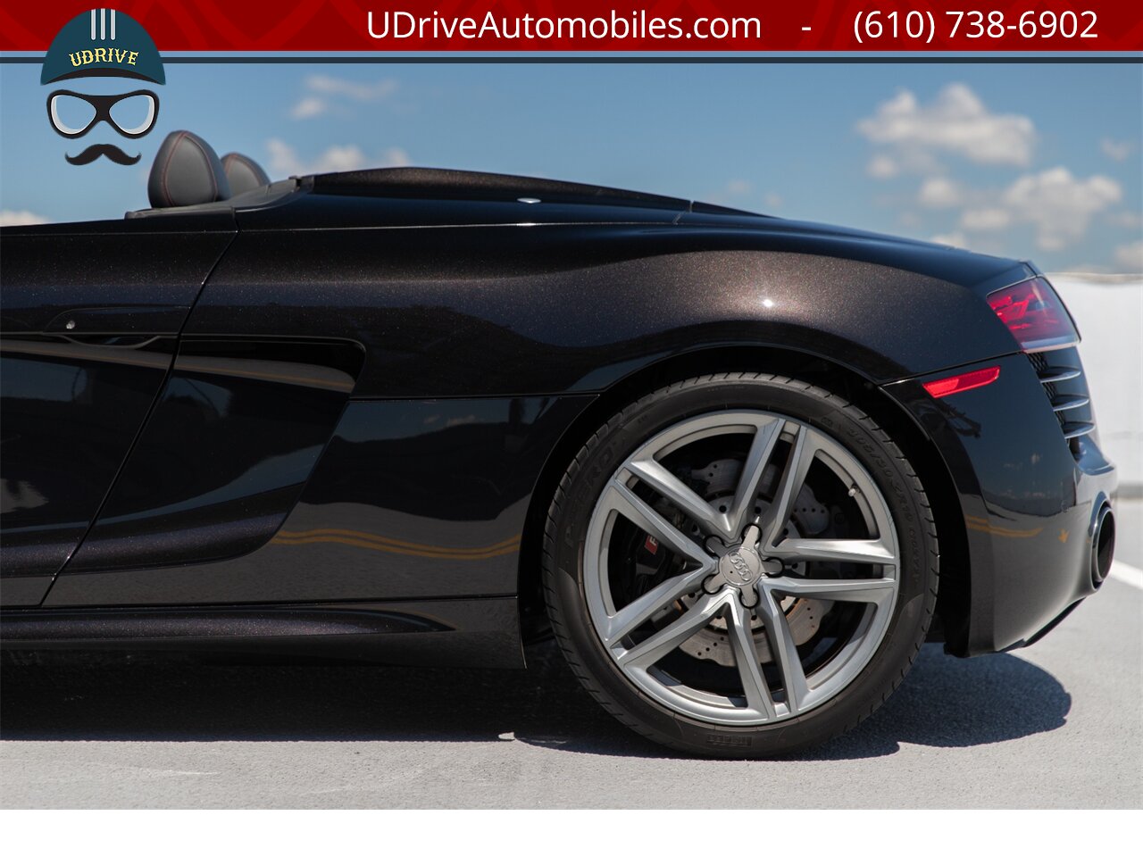 2014 Audi R8 5.2 V10 Quattro Spyder 6 Speed Manual 2k Miles  Extremely RARE 1 of 1 Color Combo - Photo 25 - West Chester, PA 19382