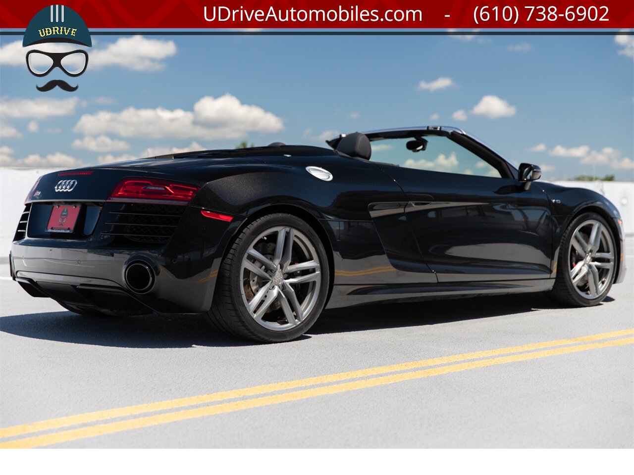 2014 Audi R8 5.2 V10 Quattro Spyder 6 Speed Manual 2k Miles  Extremely RARE 1 of 1 Color Combo - Photo 18 - West Chester, PA 19382