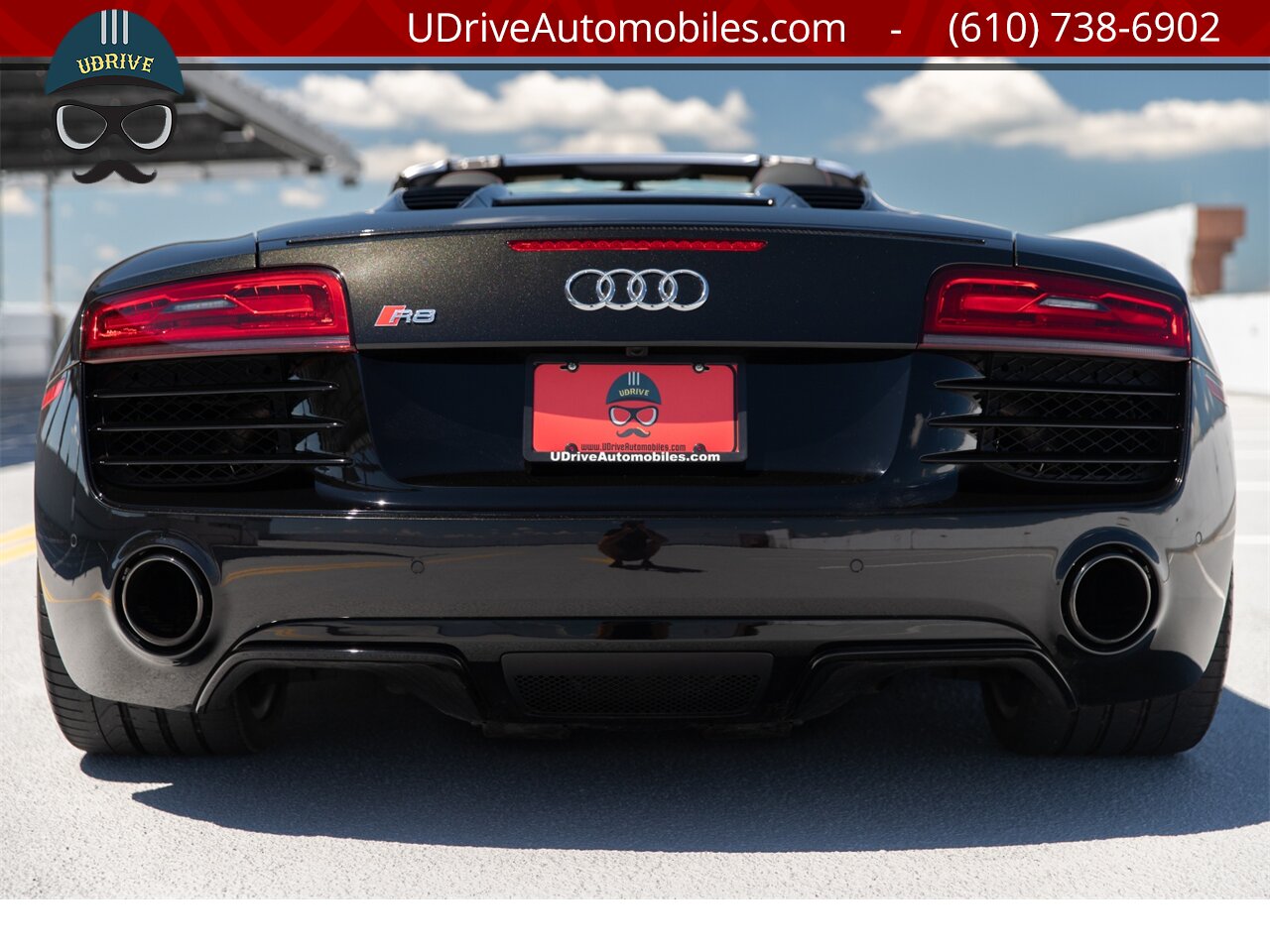 2014 Audi R8 5.2 V10 Quattro Spyder 6 Speed Manual 2k Miles  Extremely RARE 1 of 1 Color Combo - Photo 20 - West Chester, PA 19382