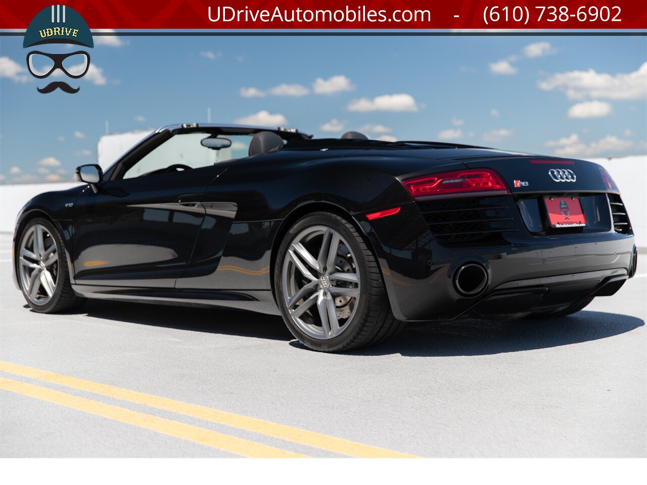 2014 Audi R8 5.2 V10 Quattro Spyder 6 Speed Manual 2k Miles  Extremely RARE 1 of 1 Color Combo - Photo 22 - West Chester, PA 19382