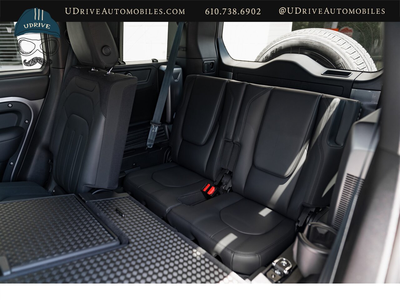 2023 Land Rover Defender 110 X  AWD Country Pack Jump Seat Cold Clim Warranty - Photo 52 - West Chester, PA 19382