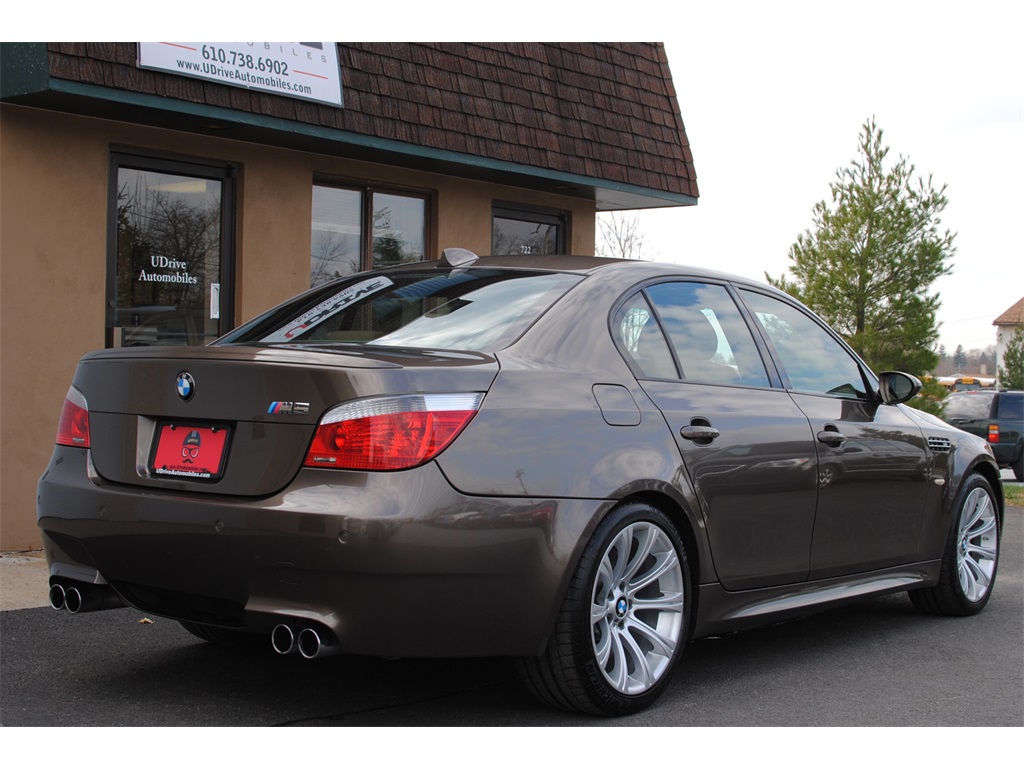 2007 BMW M5 6 Speed Manual   - Photo 10 - West Chester, PA 19382