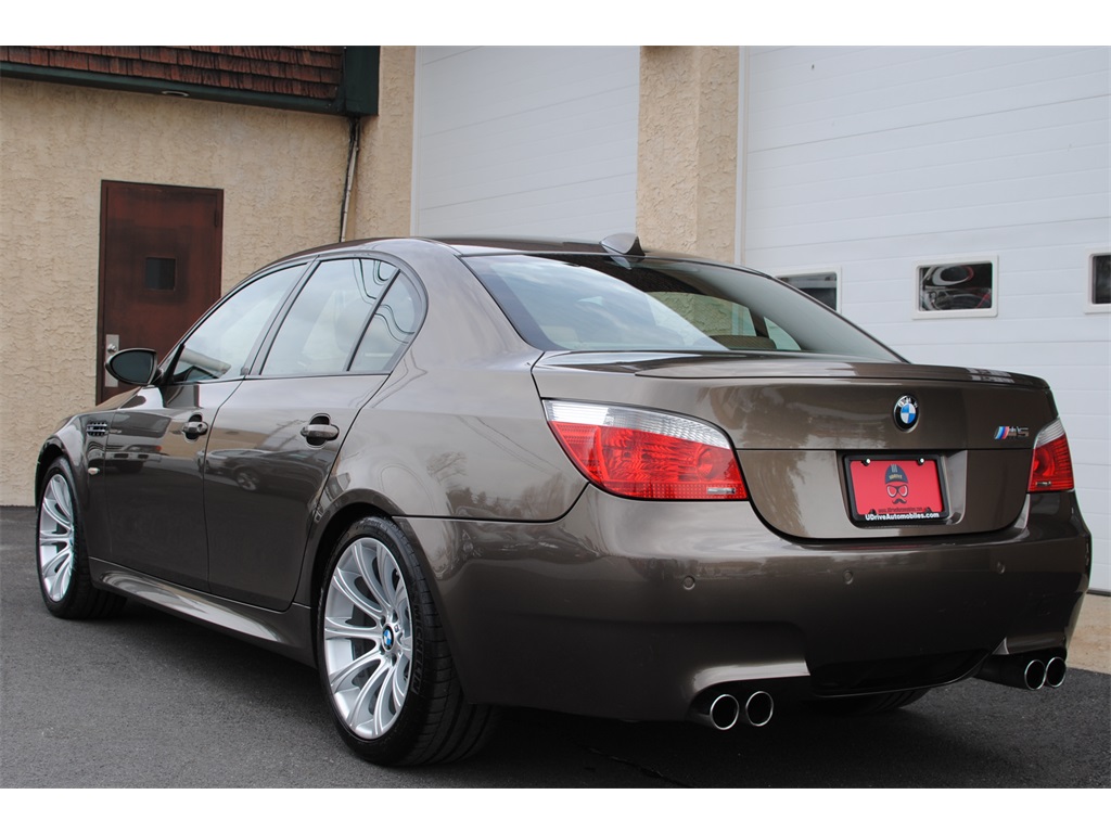 2007 BMW M5 6 Speed Manual   - Photo 16 - West Chester, PA 19382