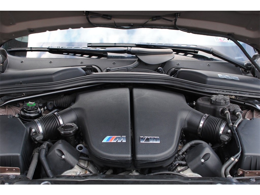 2007 BMW M5 6 Speed Manual   - Photo 38 - West Chester, PA 19382