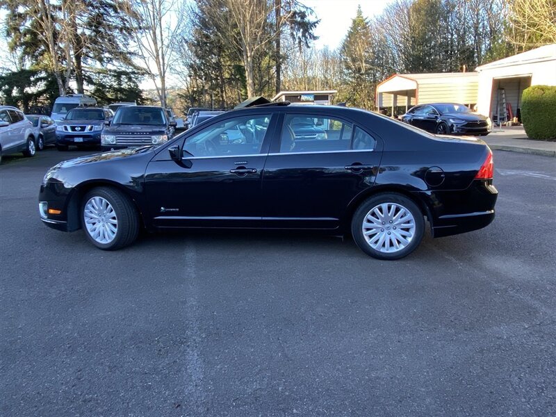 2010 Ford Fusion Hybrid   - Photo 2 - Tualatin, OR 97062