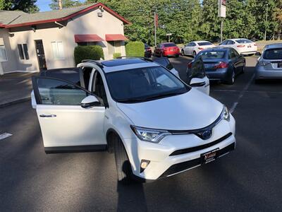 2017 Toyota RAV4 Hybrid Limited   - Photo 9 - Tualatin, OR 97062