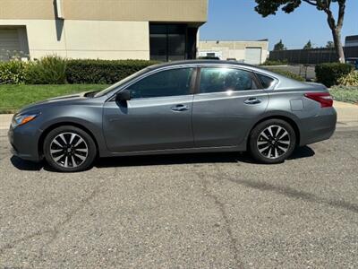 2018 Nissan Altima 2.5 SV   - Photo 2 - Sacramento, CA 95823