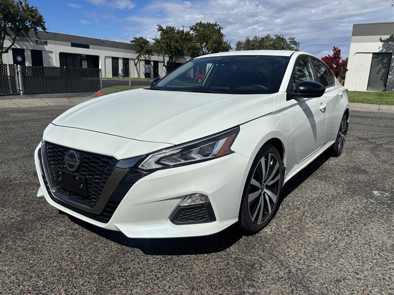 2022 Nissan Altima 2.5 SR  