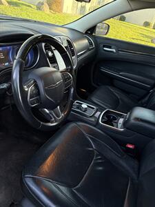 2017 Chrysler 300C - Photo 12 - Sacramento, CA 95823