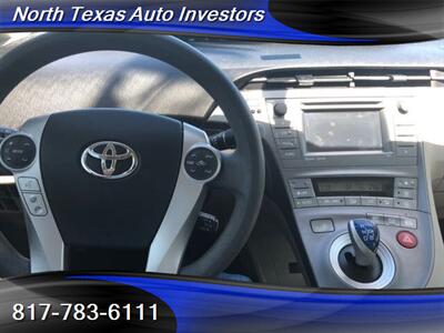 2012 Toyota Prius Three   - Photo 25 - Alvarado, TX 76009