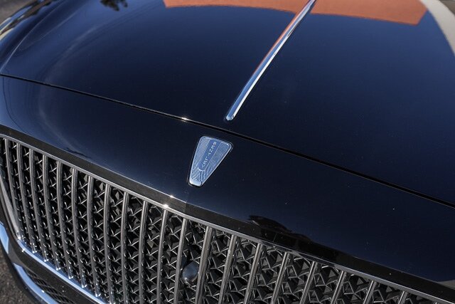 2023 Bentley Flying Spur V8 photo