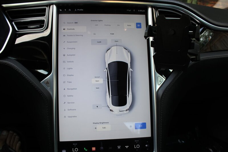 2015 Tesla Model S 85D photo