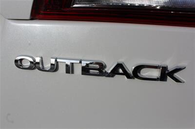2015 Subaru Outback 2.5i   - Photo 30 - Seattle, WA 98103