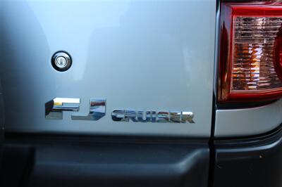 2007 Toyota FJ Cruiser   - Photo 16 - Seattle, WA 98103