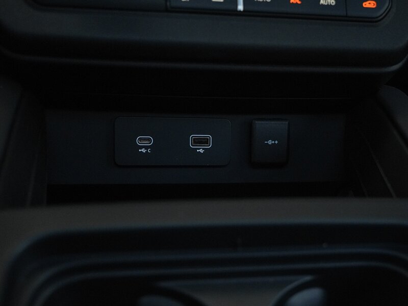 2023 Land Rover Defender 110 V8 Carpathian Edition   - Photo 21 - Bonita Springs, FL 34134