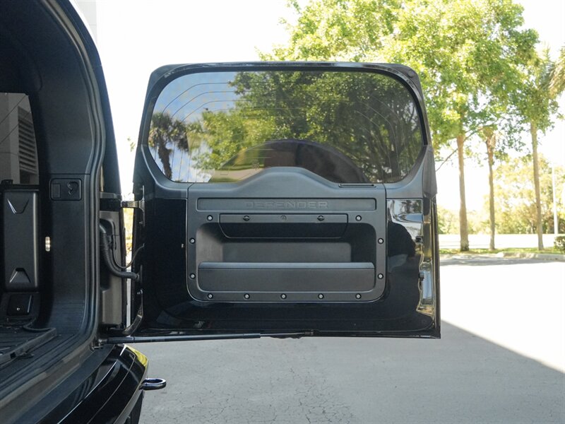 2023 Land Rover Defender 110 V8 Carpathian Edition   - Photo 39 - Bonita Springs, FL 34134