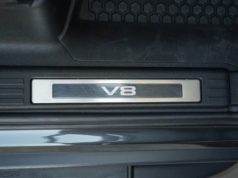 2023 Land Rover Defender 110 V8 Carpathian Edition   - Photo 37 - Bonita Springs, FL 34134