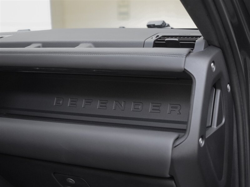 2023 Land Rover Defender 110 V8 Carpathian Edition   - Photo 35 - Bonita Springs, FL 34134