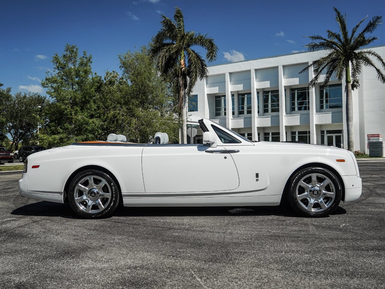 2015 Rolls-Royce Phantom Drophead Coupe   - Photo 71 - Bonita Springs, FL 34134