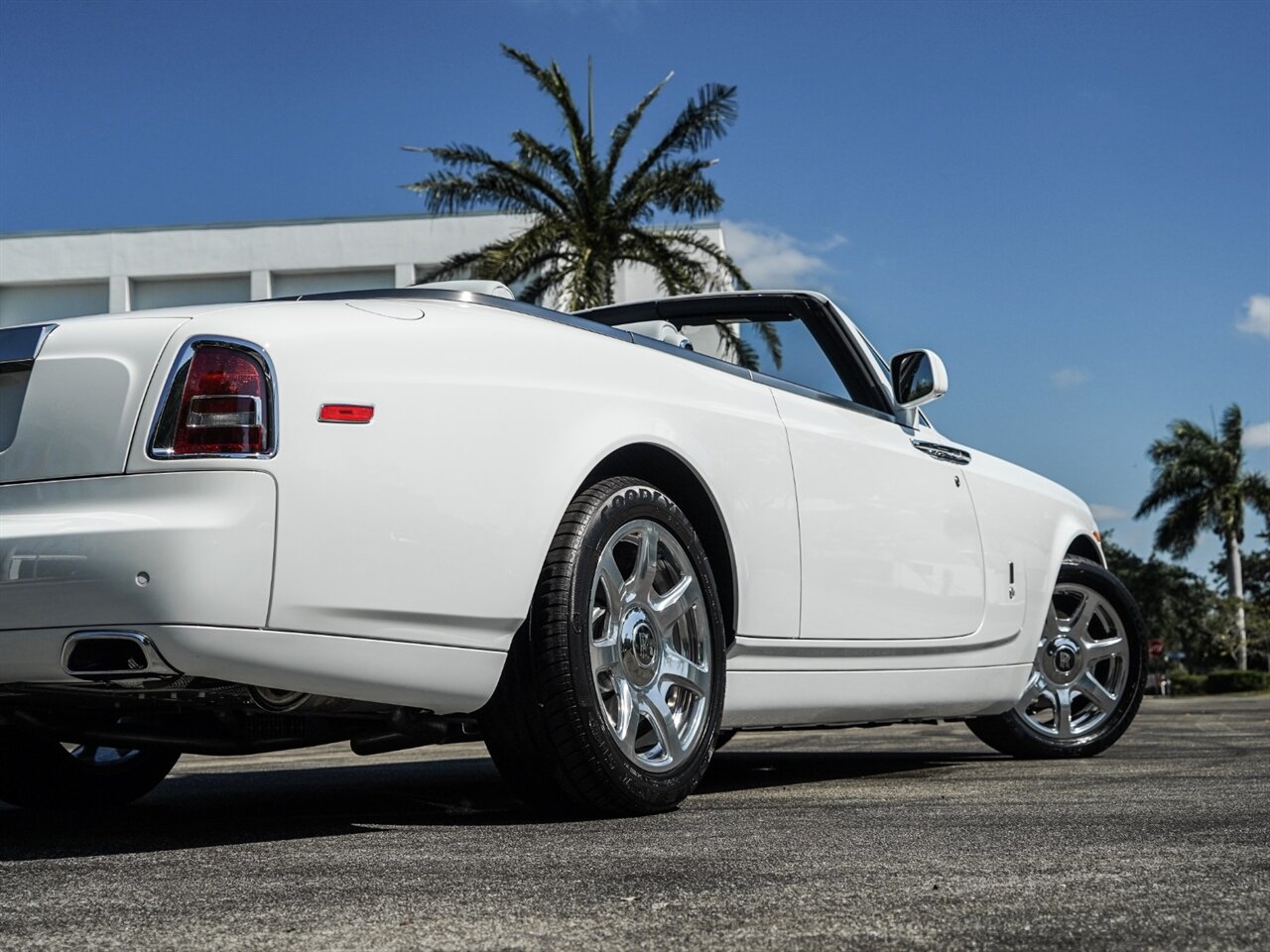 2015 Rolls-Royce Phantom Drophead Coupe   - Photo 69 - Bonita Springs, FL 34134