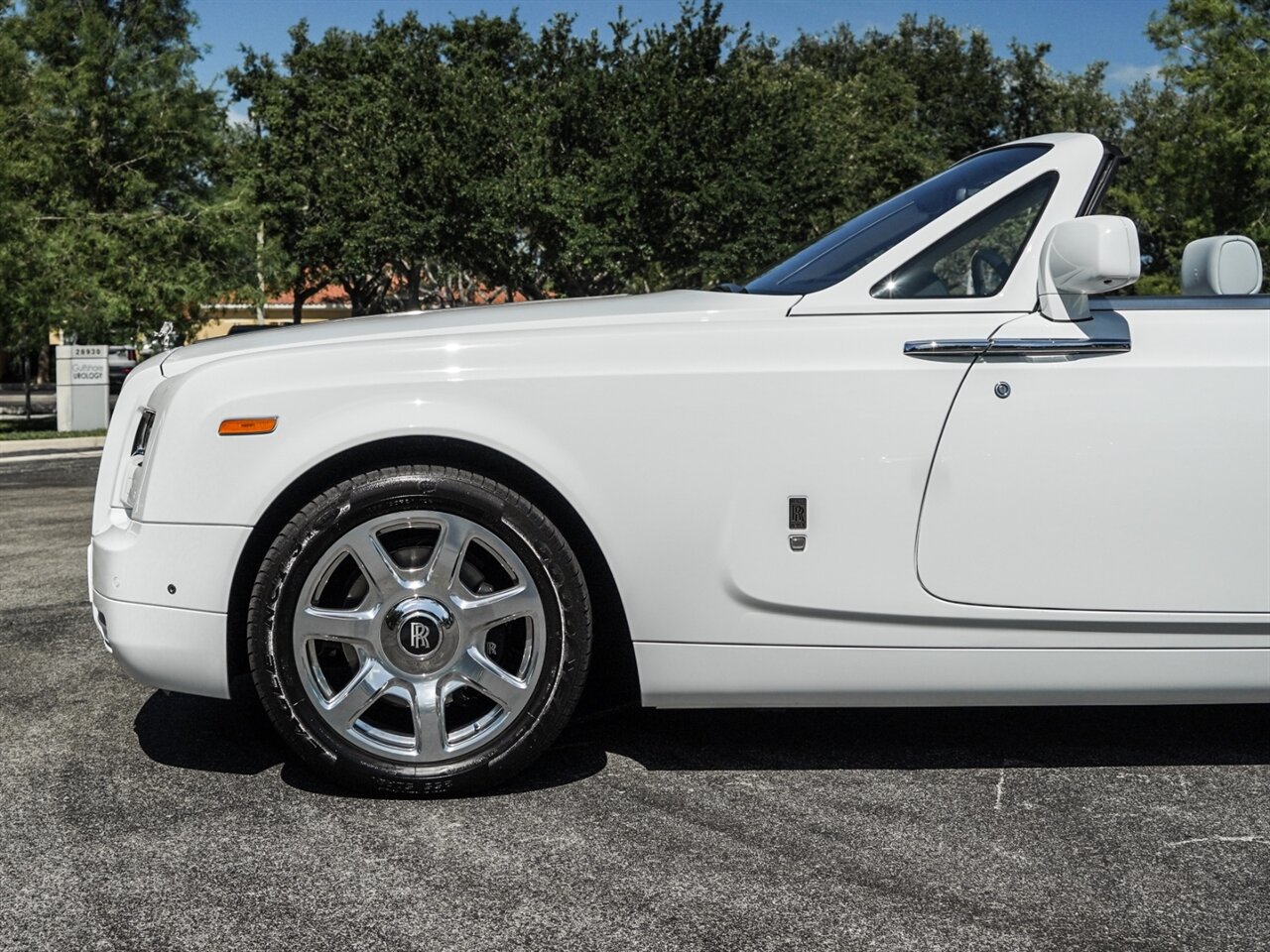 2015 Rolls-Royce Phantom Drophead Coupe   - Photo 52 - Bonita Springs, FL 34134