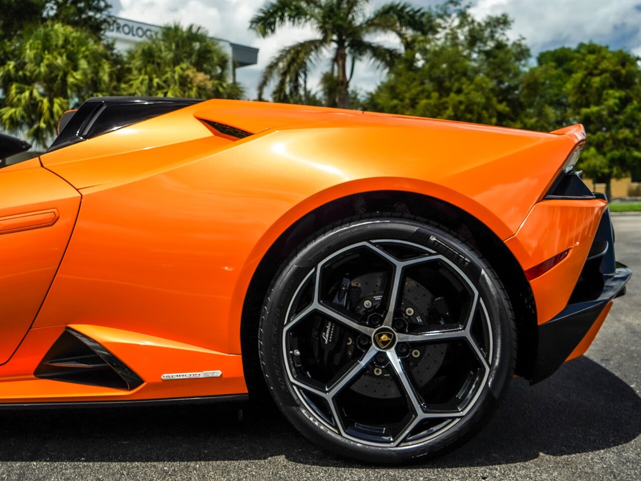 2020 Lamborghini Huracan EVO Spyder   - Photo 36 - Bonita Springs, FL 34134