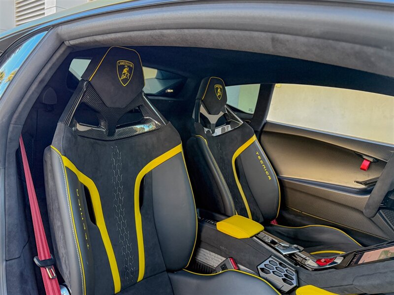 2023 Lamborghini Huracan Tecnica   - Photo 33 - Bonita Springs, FL 34134