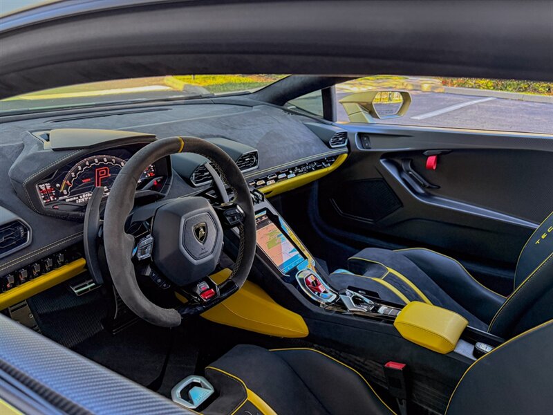 2023 Lamborghini Huracan Tecnica  