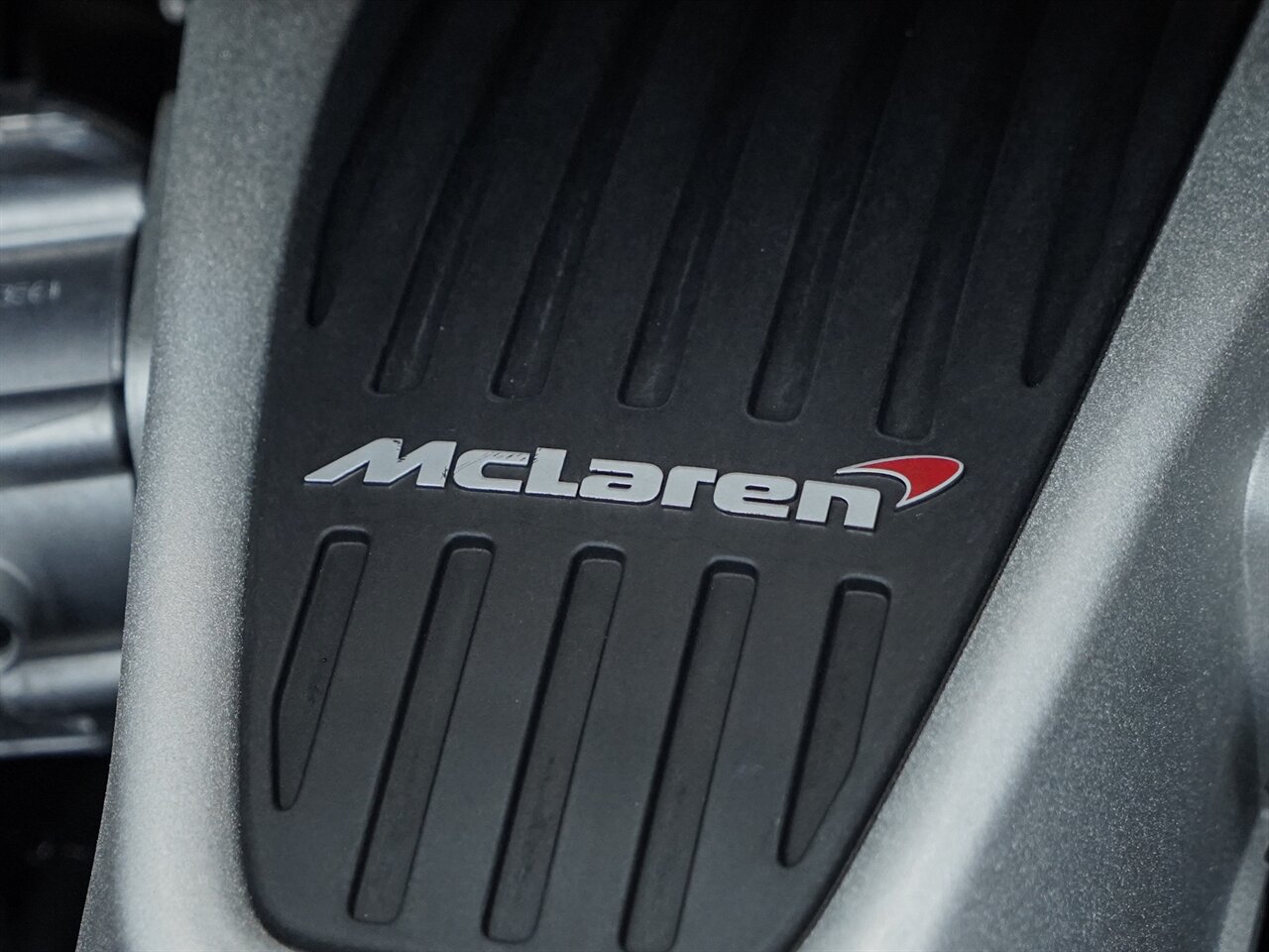 2016 McLaren 650S   - Photo 37 - Bonita Springs, FL 34134