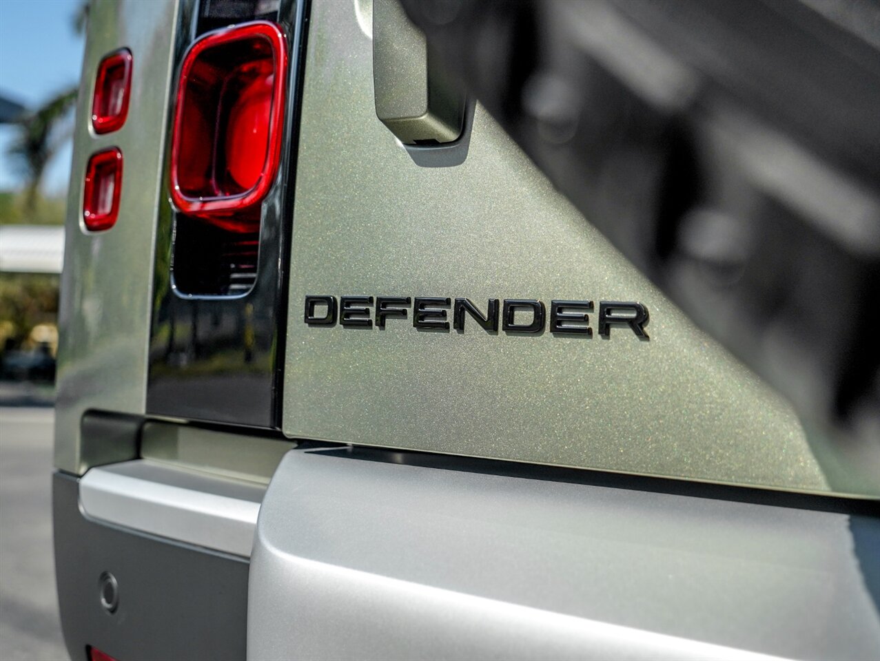 2022 Land Rover Defender 90 S   - Photo 46 - Bonita Springs, FL 34134