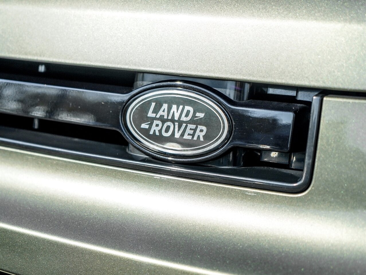 2022 Land Rover Defender 90 S   - Photo 12 - Bonita Springs, FL 34134