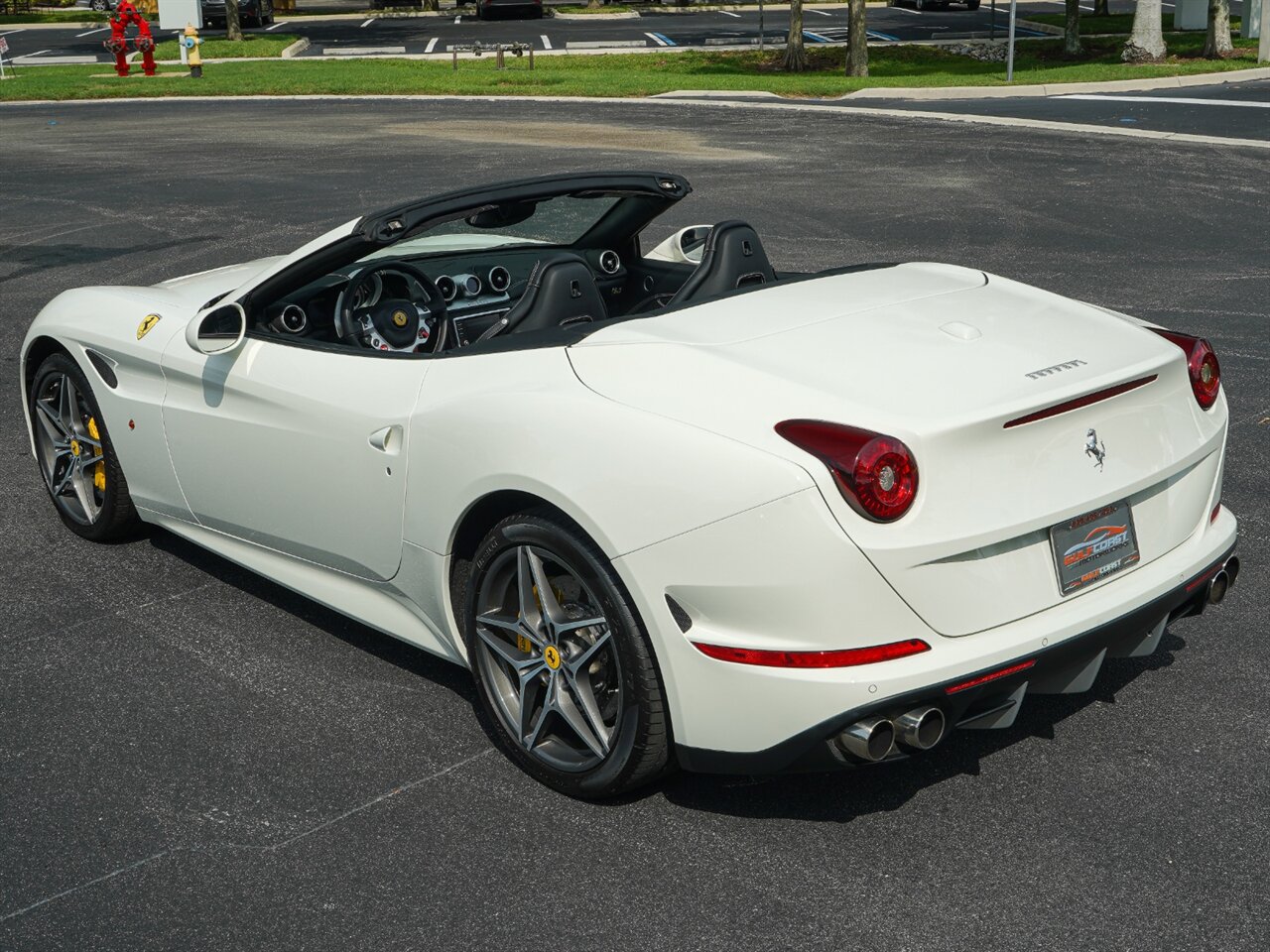 2015 Ferrari California T   - Photo 15 - Bonita Springs, FL 34134
