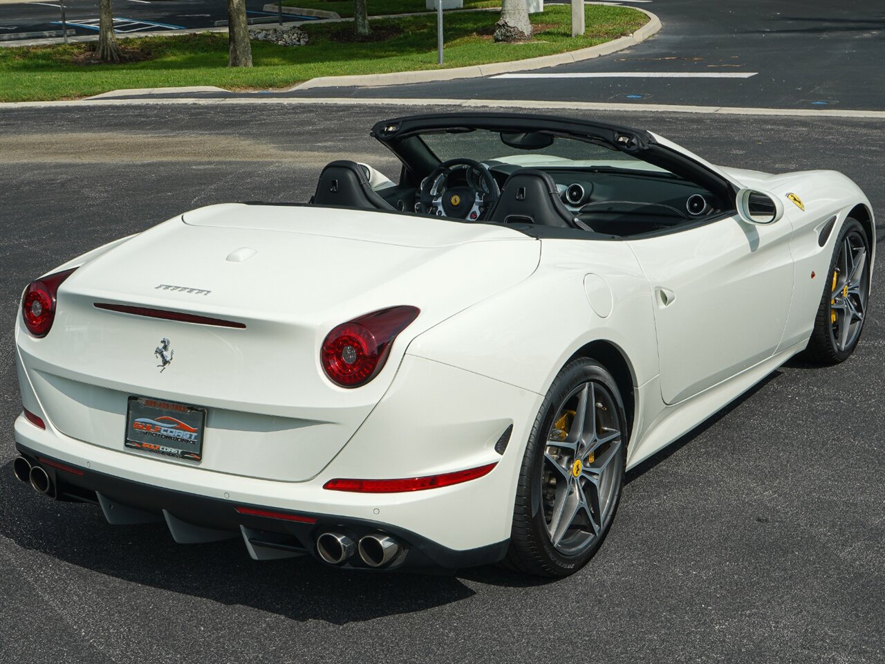2015 Ferrari California T   - Photo 37 - Bonita Springs, FL 34134