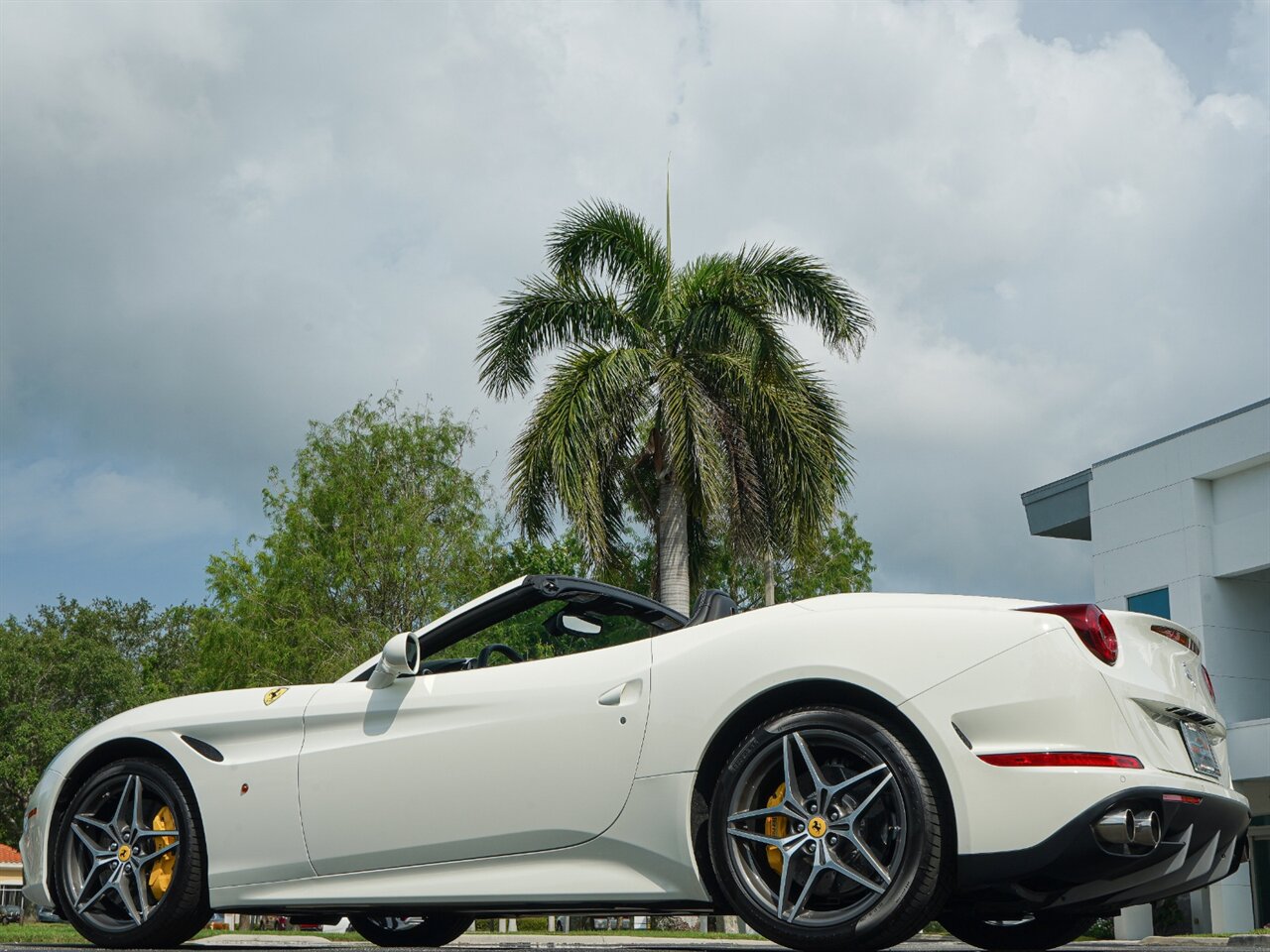 2015 Ferrari California T   - Photo 33 - Bonita Springs, FL 34134
