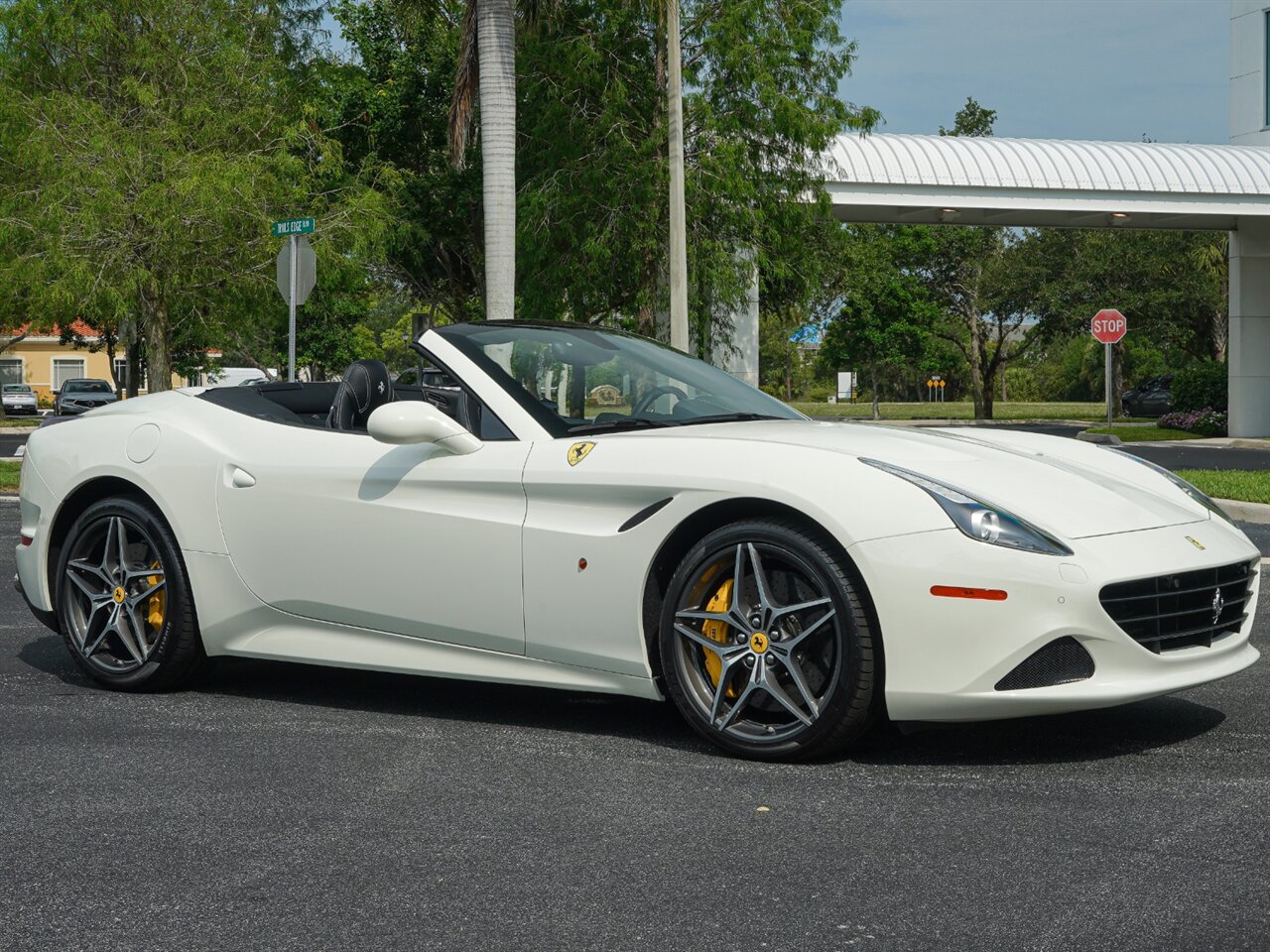 2015 Ferrari California T   - Photo 43 - Bonita Springs, FL 34134