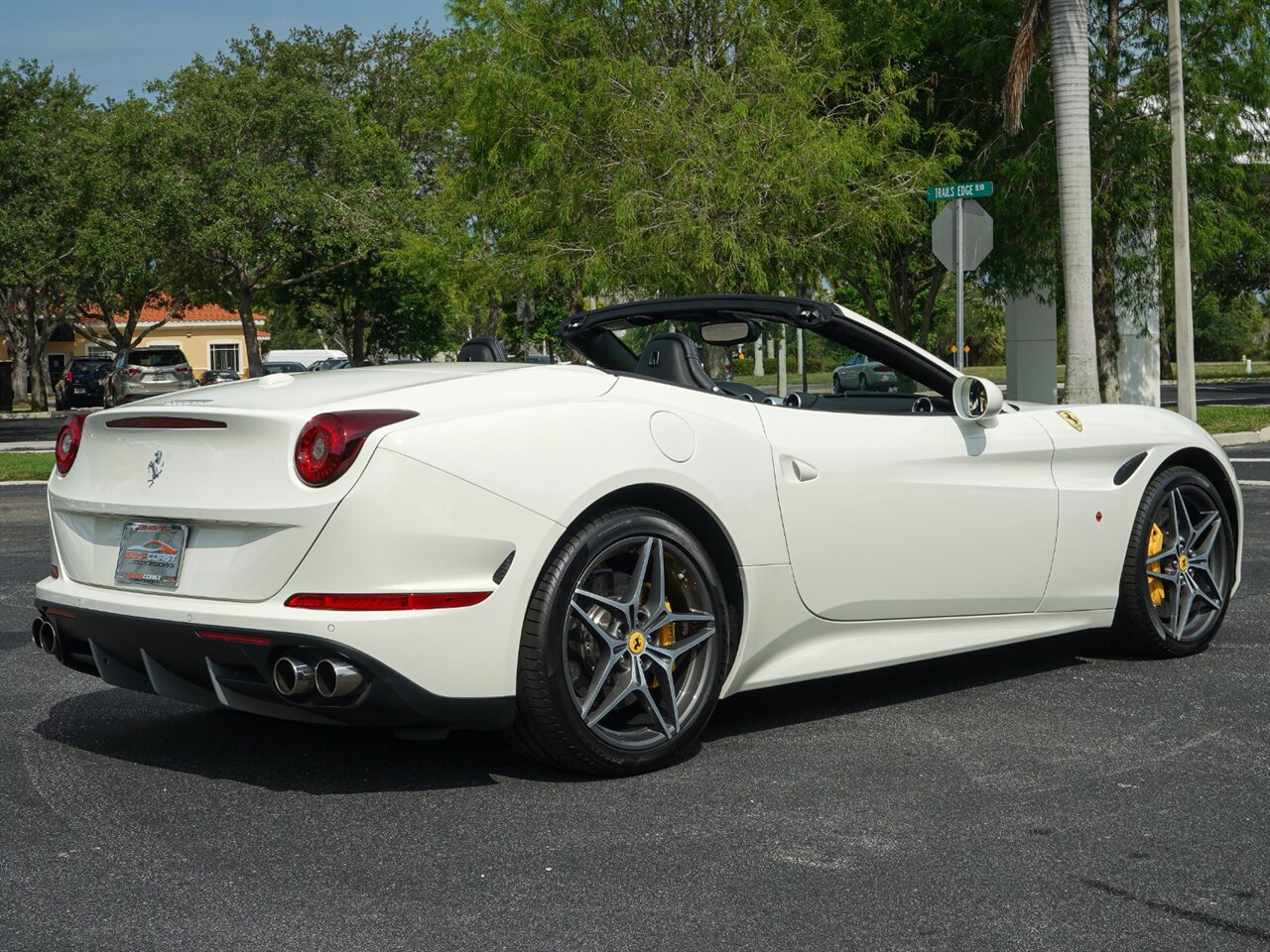 2015 Ferrari California T   - Photo 38 - Bonita Springs, FL 34134