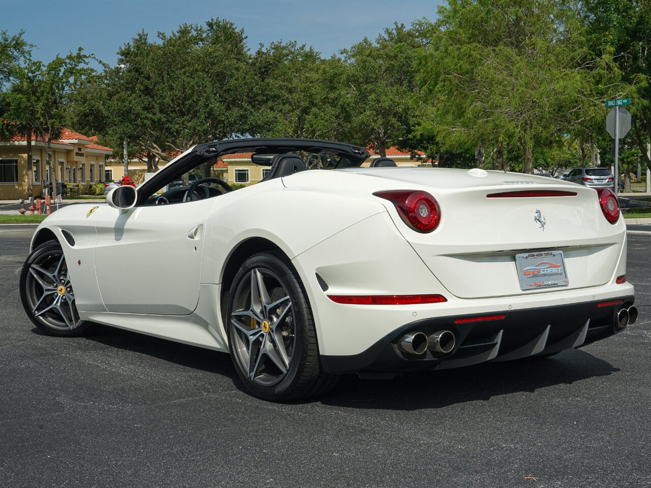 2015 Ferrari California T   - Photo 34 - Bonita Springs, FL 34134
