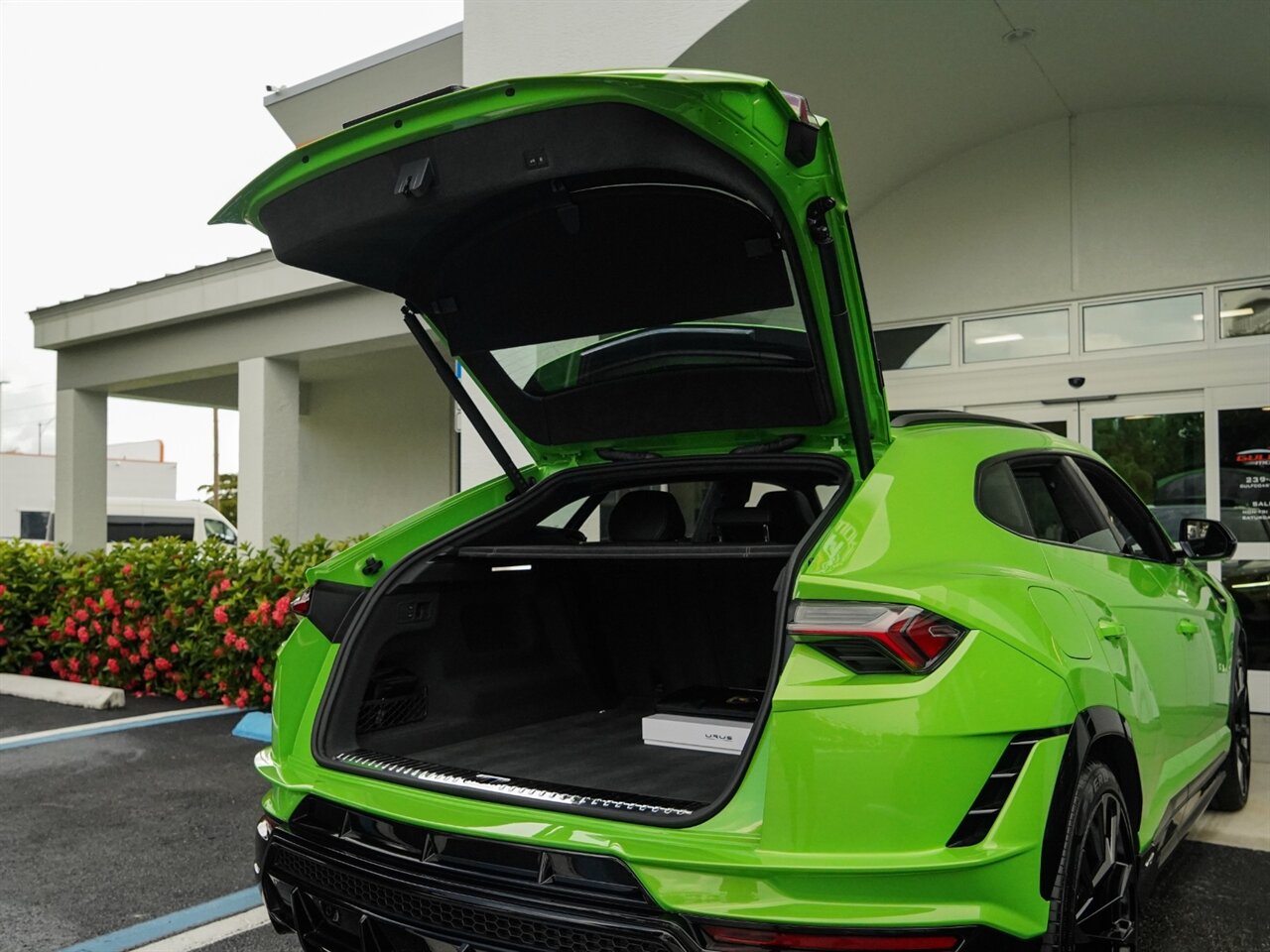 2023 Lamborghini Urus S   - Photo 51 - Bonita Springs, FL 34134