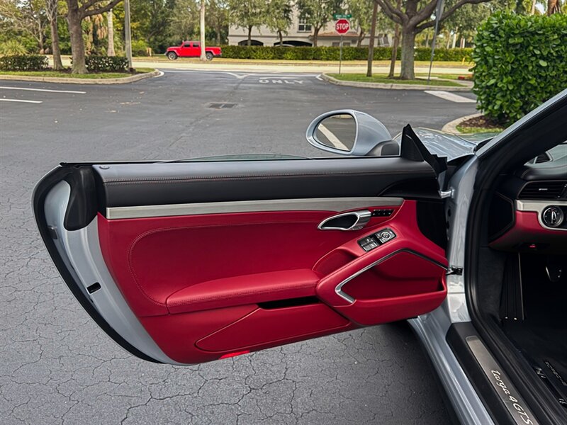 2018 Porsche 911 Targa 4 GTS - Photo 25 - Bonita Springs, FL 34134