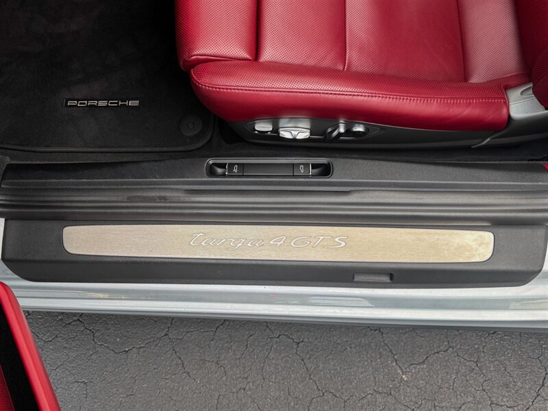 2018 Porsche 911 Targa 4 GTS - Photo 29 - Bonita Springs, FL 34134