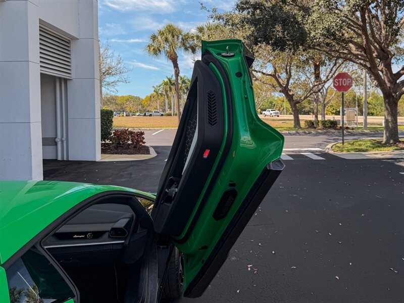 2024 Lamborghini Revuelto   - Photo 41 - Bonita Springs, FL 34134