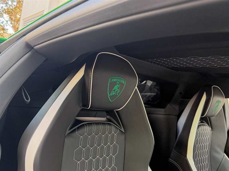 2024 Lamborghini Revuelto   - Photo 40 - Bonita Springs, FL 34134